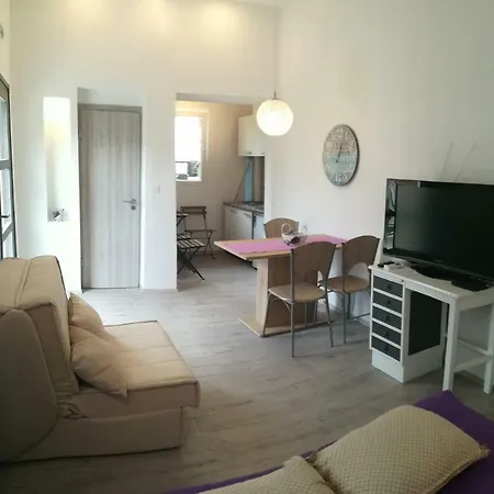 Studio Apartman Aria * Kaštela